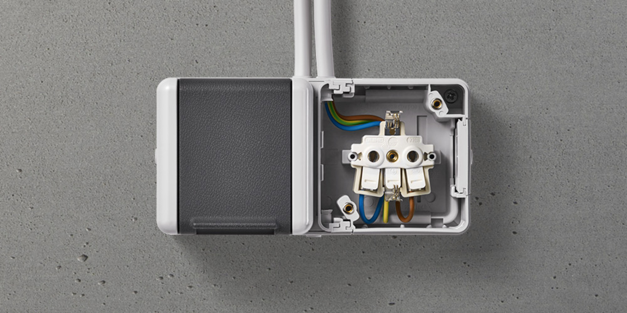 Doppelsteckdose mit Trennsteg bei Elektro Weiler GmbH in Steinheim