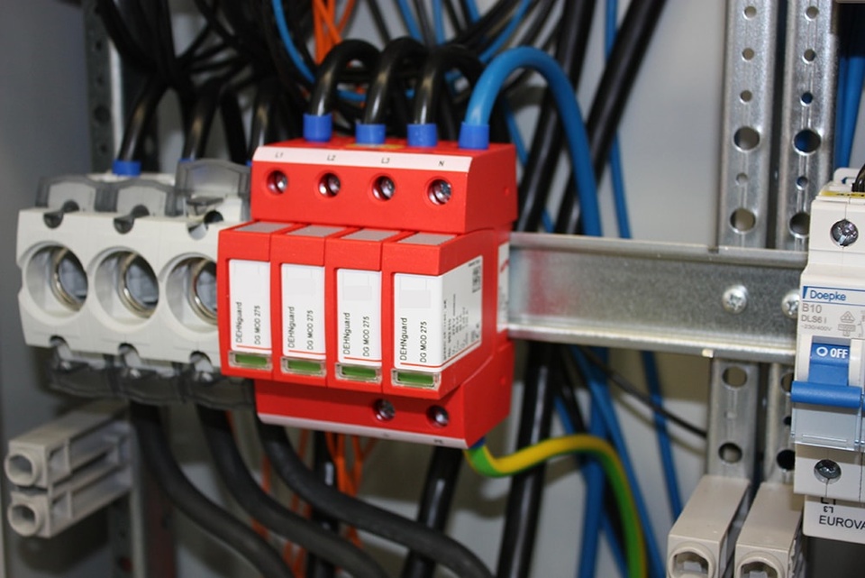 U berspannungsschutz bei Elektro Weiler GmbH in Steinheim